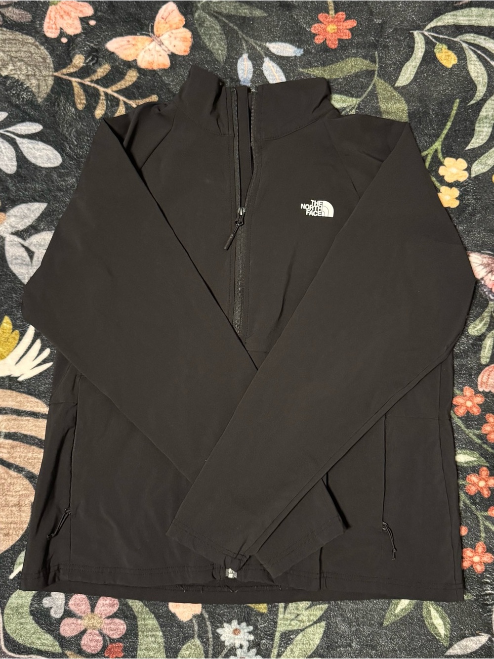 The North Face women’s Black Full-Zip Lightweight Jacket